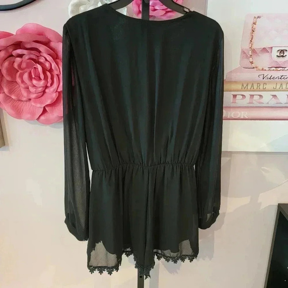 ASTR Lace Trim Romper - Picture 3 of 6